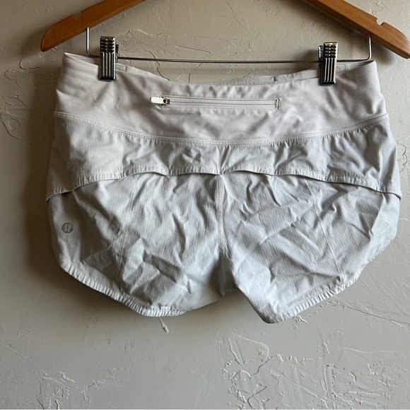 Lululemon Speed Up Short *2.5" Inseam Size 6 in White - Picture 2 of 12